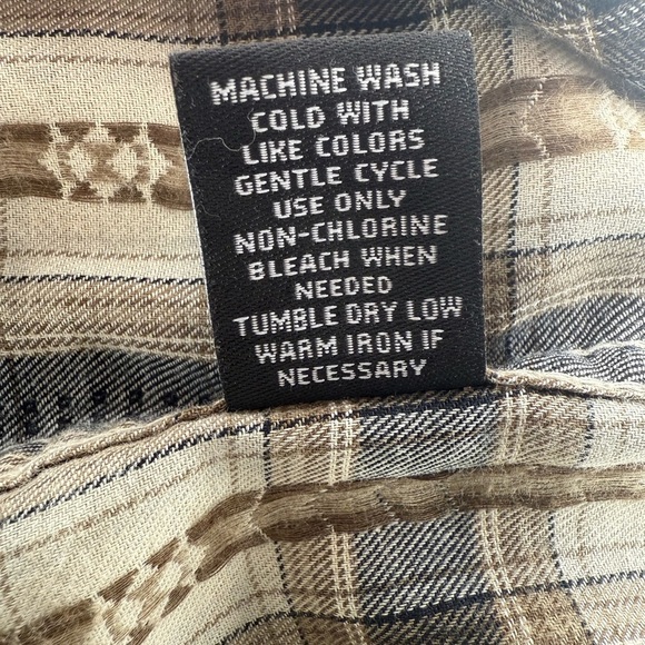 Gentry Country Plaid Button-Up Shirt - Picture 6 of 8